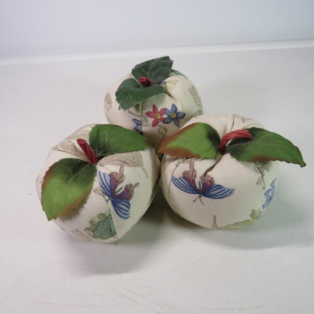 VTG Fabric Covered (3) Apples Light Taupe or Off White color background